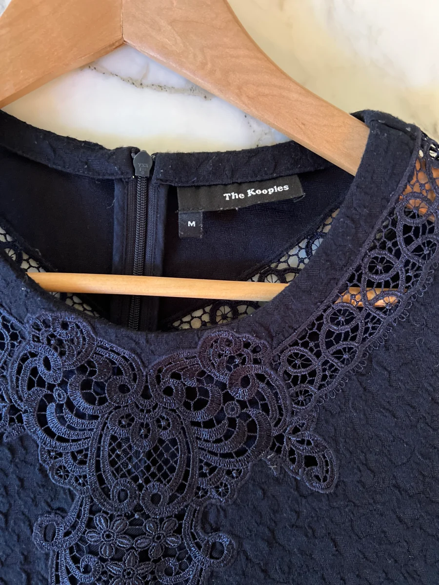 Robe The Kooples bleu marine en dentelle – Image 8