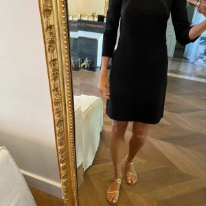 Robe Sandro noire droite en dentelle