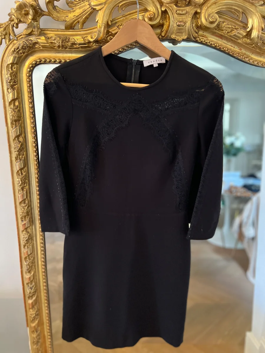 Robe Sandro noire droite en dentelle – Image 6