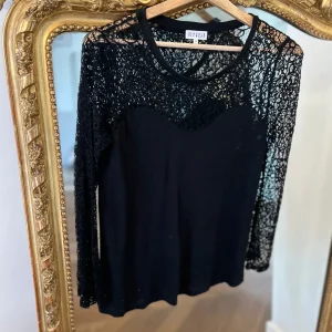 Top Claudie Pierlot en dentelle noire