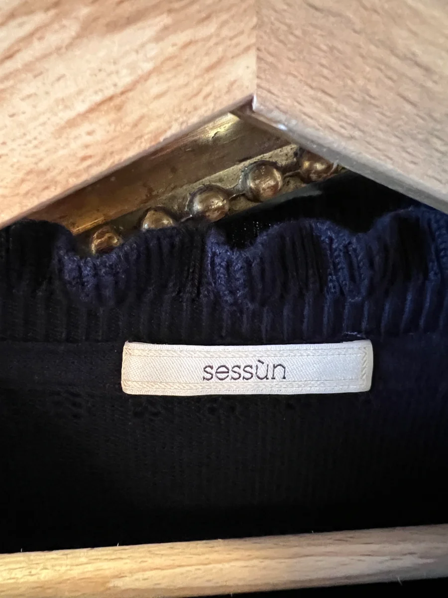 Pull Sessun bleu marine col montant – Image 7