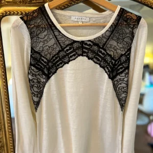 Top Sandro blanc en lin dentelle noire