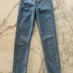 Aurianne Sinacola - Mango legging jean clair T.10 ans