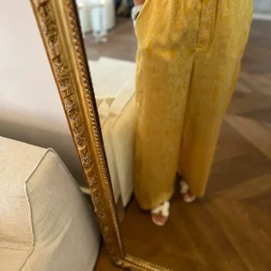 Pantalon Topolina jaune satiné