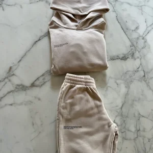 Aurianne Sinacola - Pangaia Survêtement beige