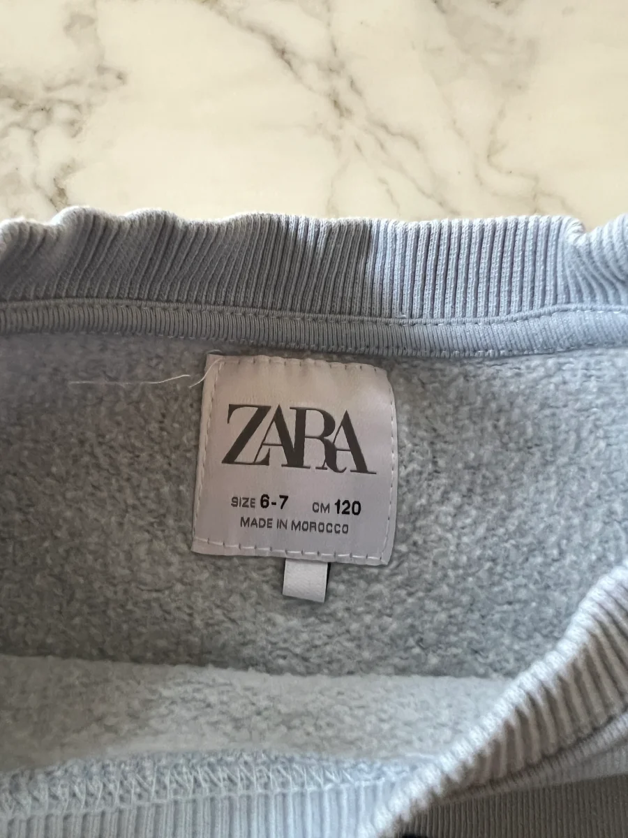 Aurianne Sinacola - Zara Sweat bleu ciel Arizona 74 – Image 6