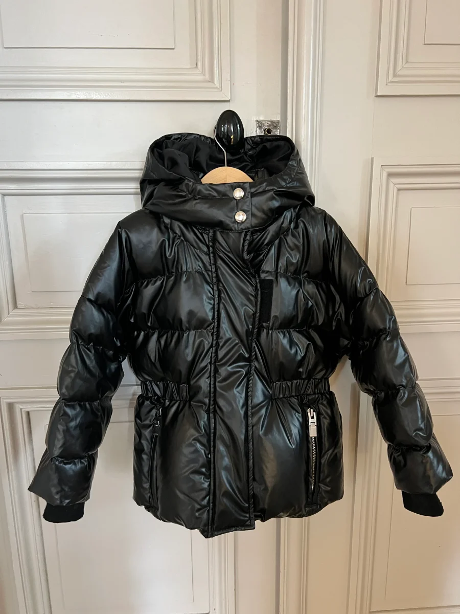 Aurianne Sinacola - Doudoune Givenchy noire brillante T.6 ans – Image 2