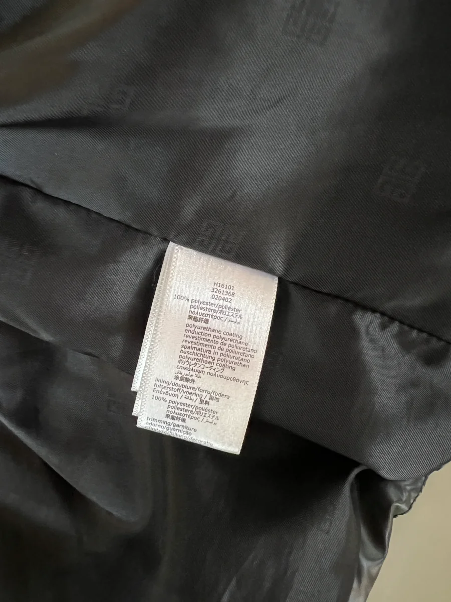 Aurianne Sinacola - Doudoune Givenchy noire brillante T.6 ans – Image 8