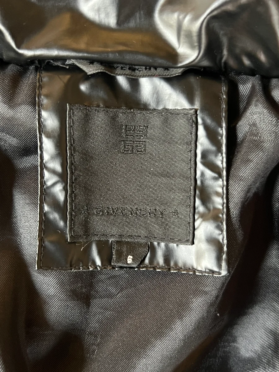 Aurianne Sinacola - Doudoune Givenchy noire brillante T.6 ans – Image 9