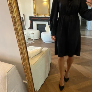 Forte Forte - Robe noire en soie satinée manches longues