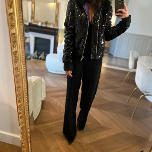 Noémie Lenoir Manteau à sequins Tsutsu