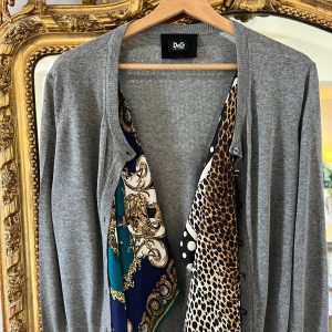 Aurianne Sinacola - Dolce&Gabbana Gilet gris léopard