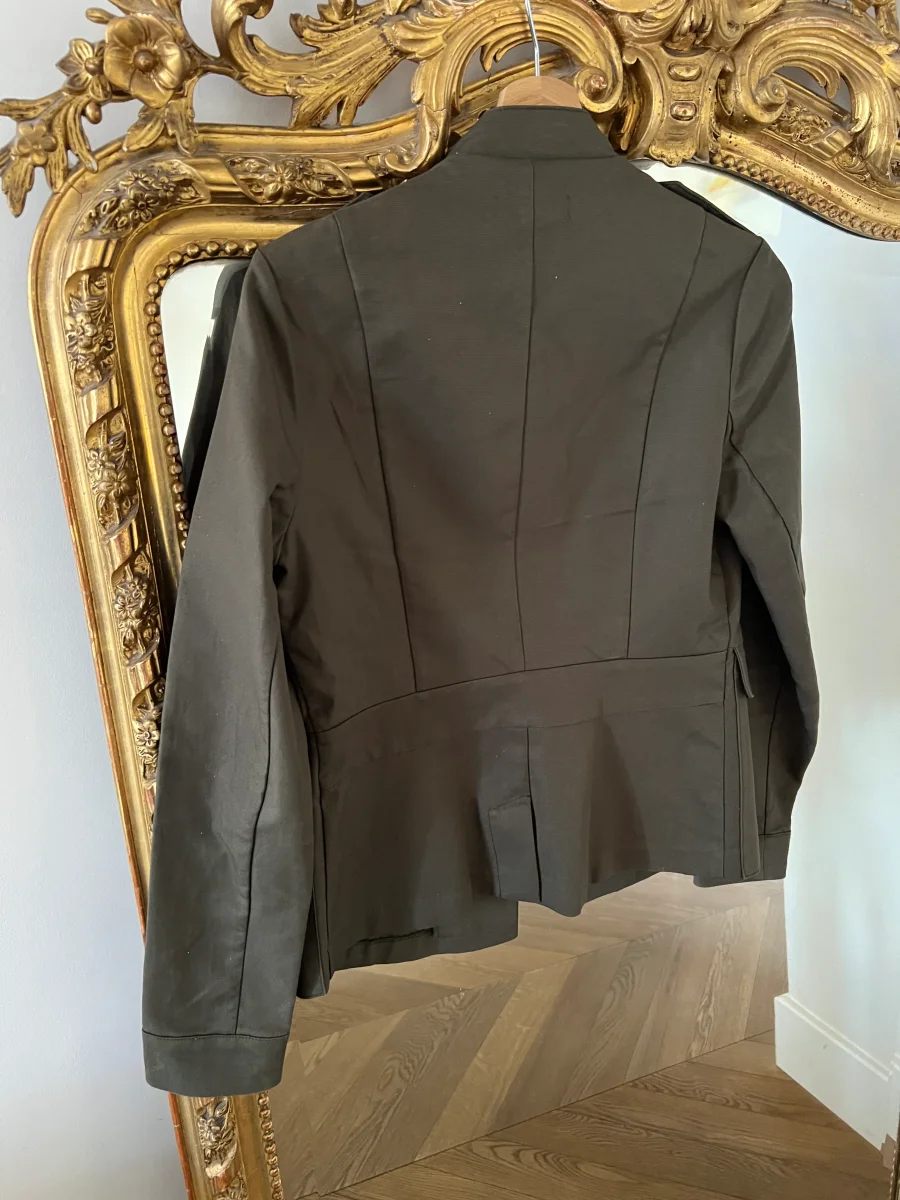 Aurianne Sinacola - Morgan Veste kaki boutons diamants – Image 7