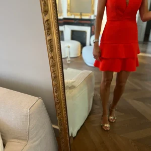 Robe courte Sandro rouge corail