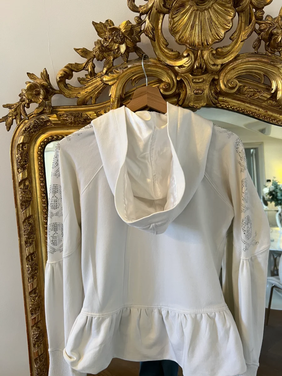 Aurianne Sinacola - Philipp Plein veste à capuche blanche – Image 4