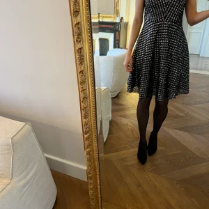 Aurianne Sinacola - Sandro Robe pailletée col V