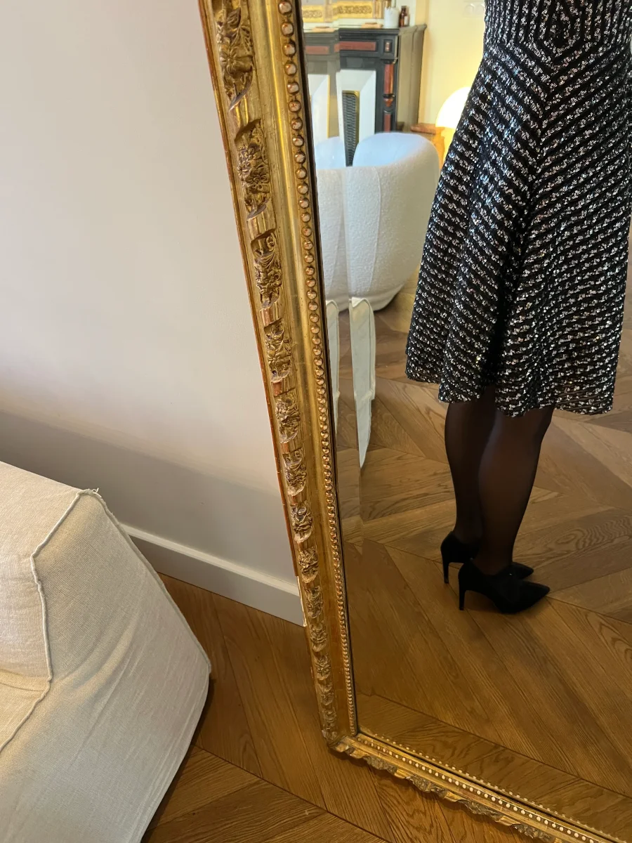 Aurianne Sinacola - Sandro Robe pailletée col V – Image 5