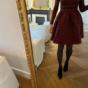 Aurianne Sinacola - Maje robe bordeaux en dentelle