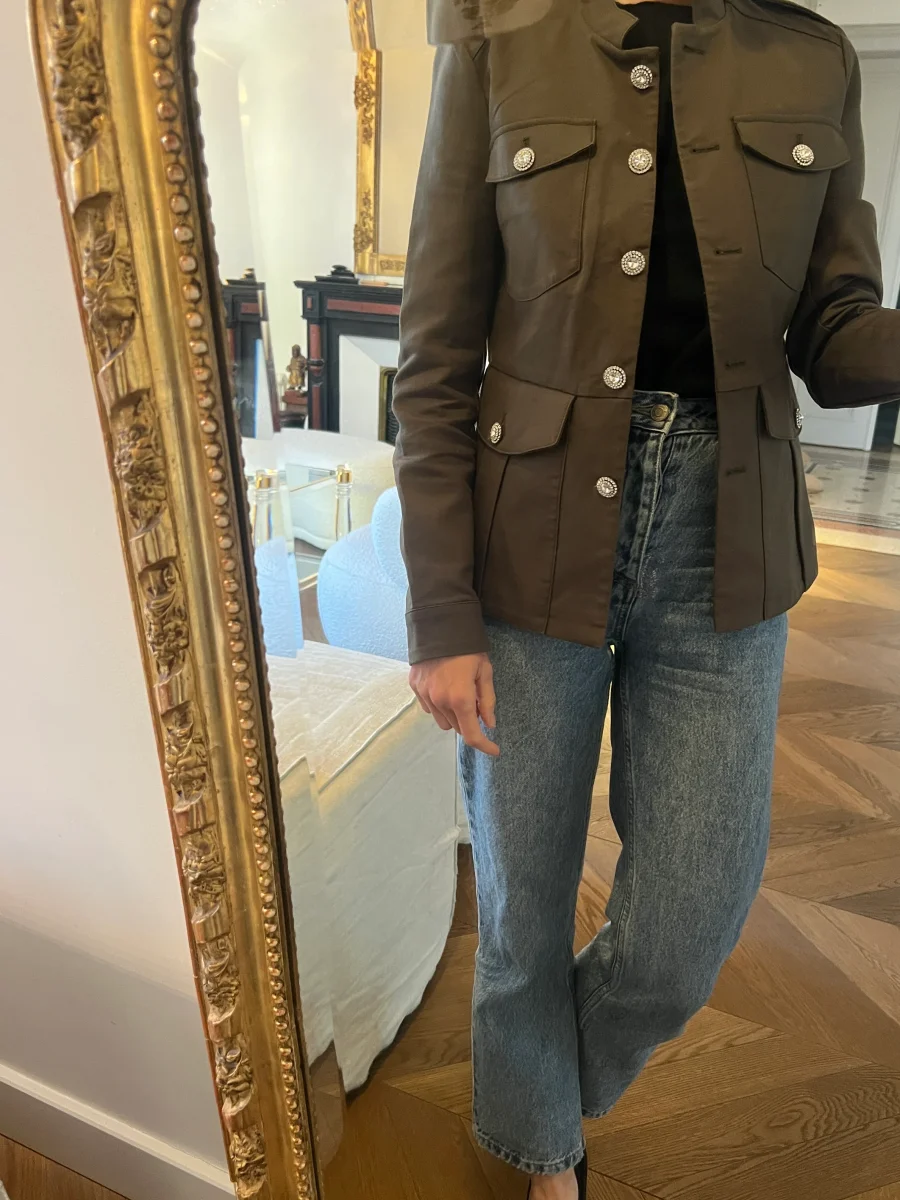 Aurianne Sinacola - Morgan Veste kaki boutons diamants – Image 3