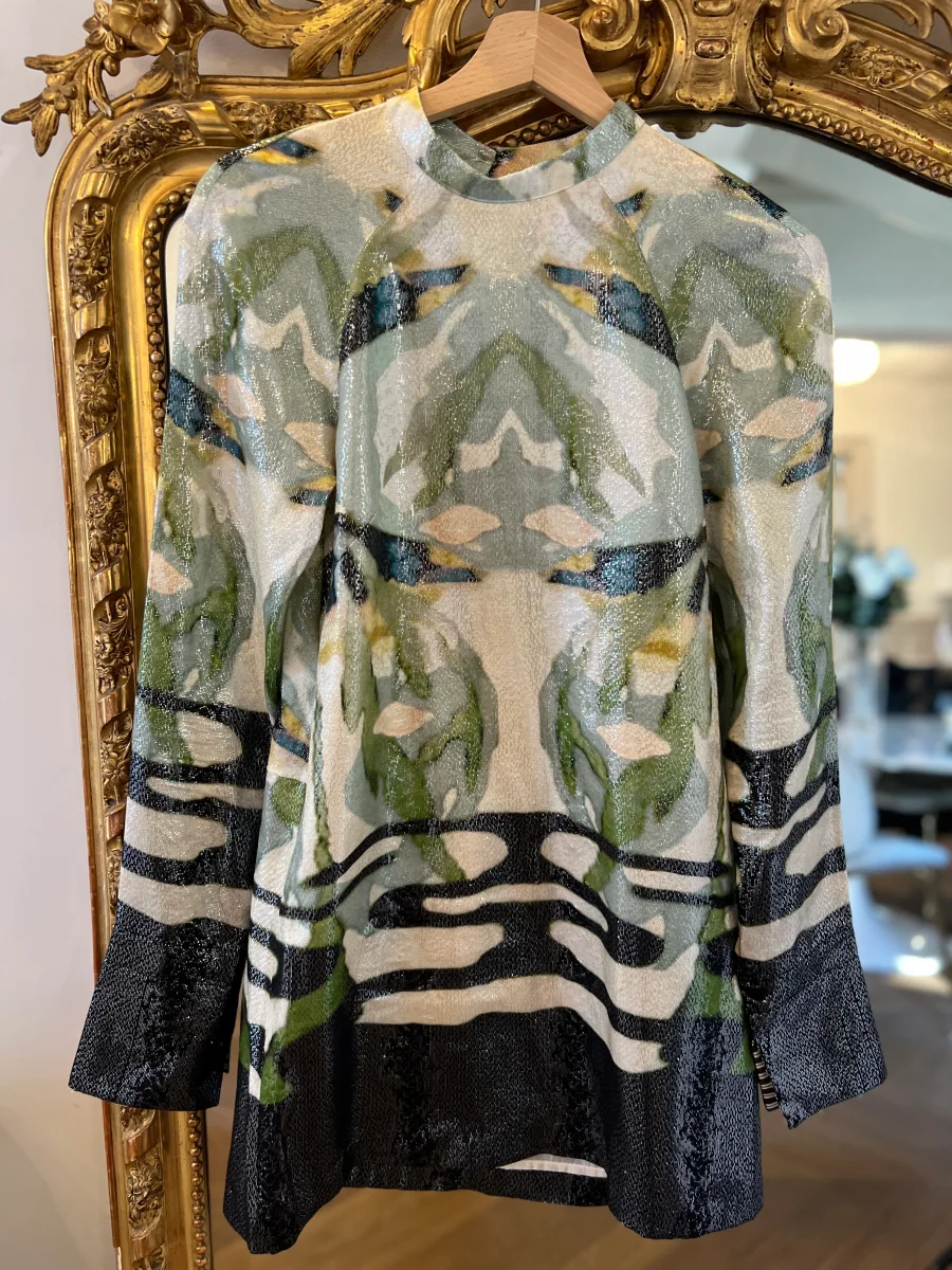 Noémie Lenoir Robe H&M Conscious Exclusive irisée – Image 6