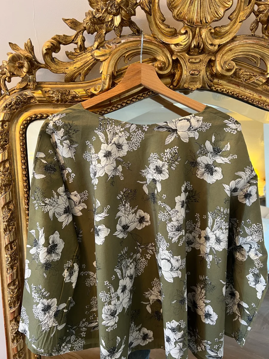 Topolina - Blouse kaki motifs fleurs – Image 3