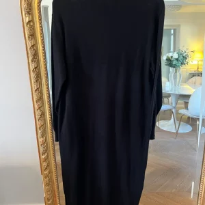 Mango - Robe longue noire col montant