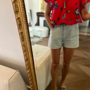 Top Ba&sh rouge fleurs bleues