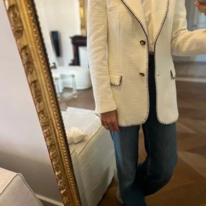 Zara - Blazer blanc couture noire
