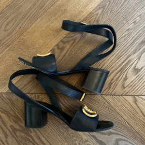 Sandales à talons Valentino Garavani Vlogo