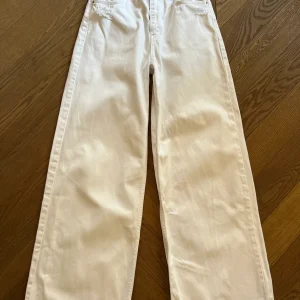 Zara - Jean blanc évasé