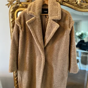 Manteau Maje mouton camel