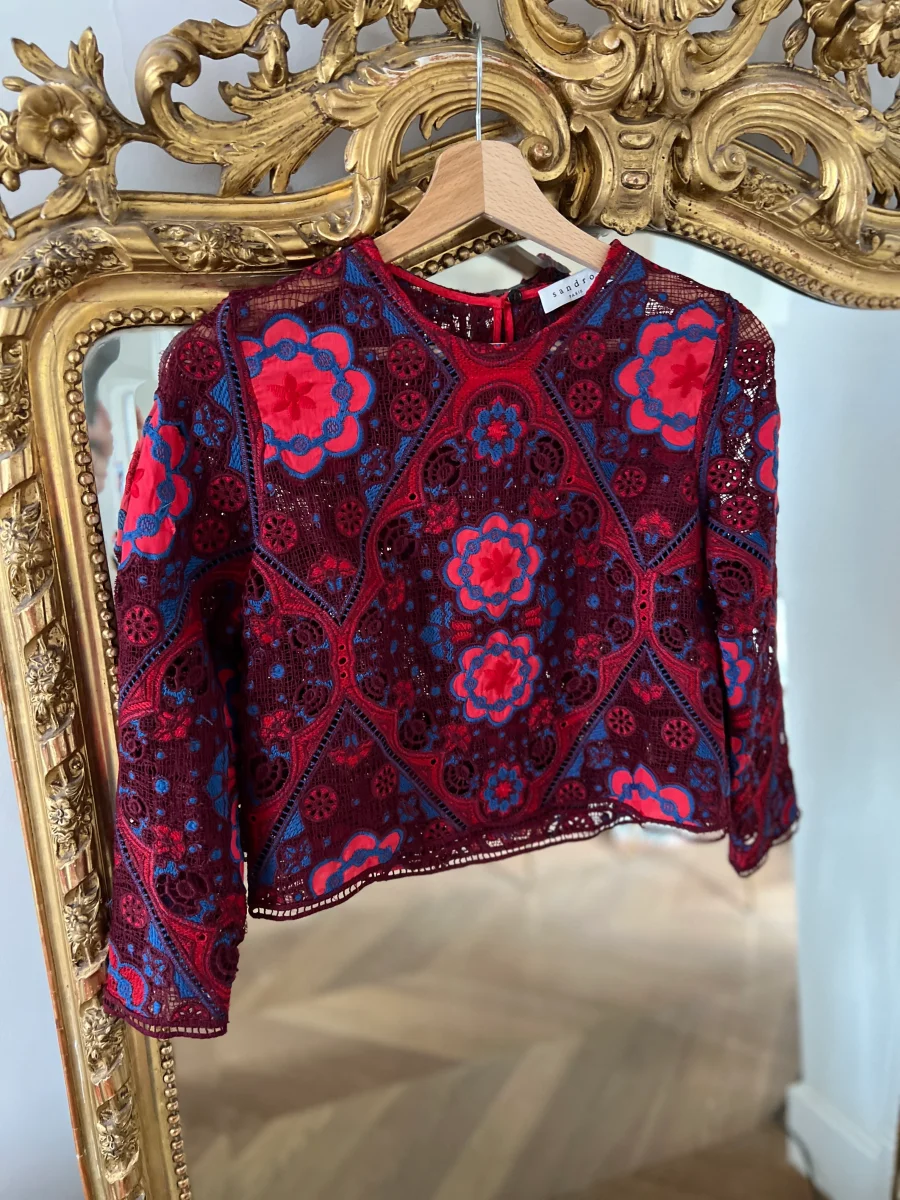 Blouse brodée Sandro rouge et bleue – Image 5