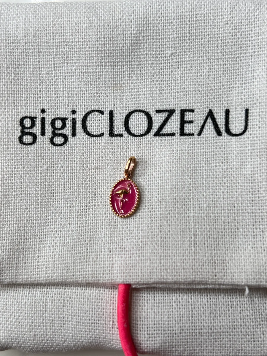GigiClozeau - Pendentif Flamant résine rose fluo, or rose – Image 3