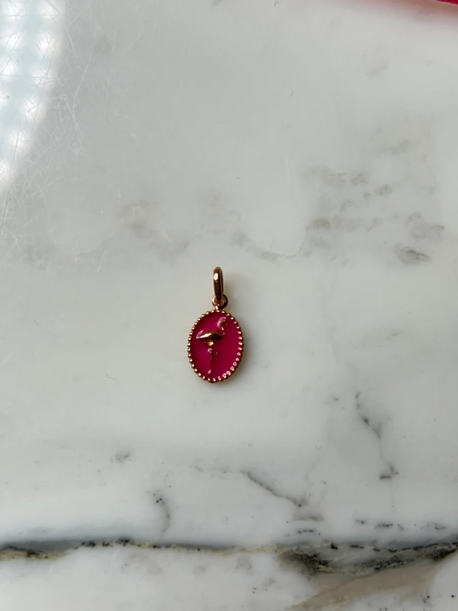 GigiClozeau - Pendentif Flamant résine rose fluo, or rose – Image 5