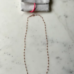 GigiClozeau - Collier nude foncé Classique Gigi, or rose, 42 cm