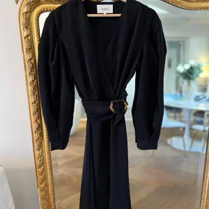 Robe Ba&sh noire ceinturée