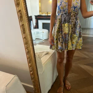 Ariane Brodier Robe Zara à fleurs courte