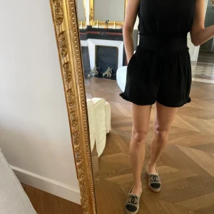 Combishort Sandro noire fluide et legère