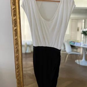 Robe Alexander Wang noire et blanche