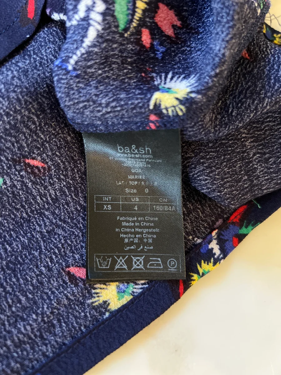 Blouse Ba&sh bleu marine à motifs colorés – Image 5