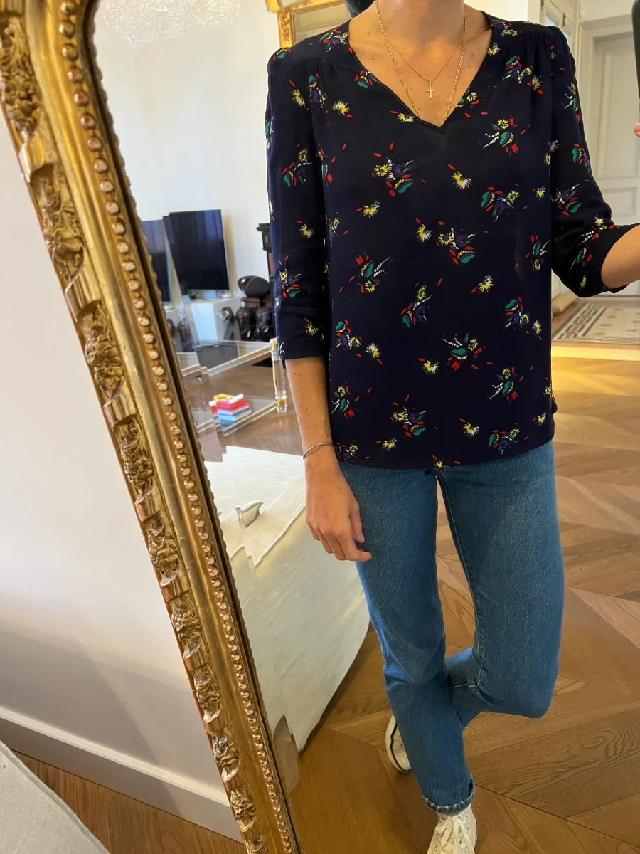 Blouse Ba&sh bleu marine à motifs colorés – Image 8