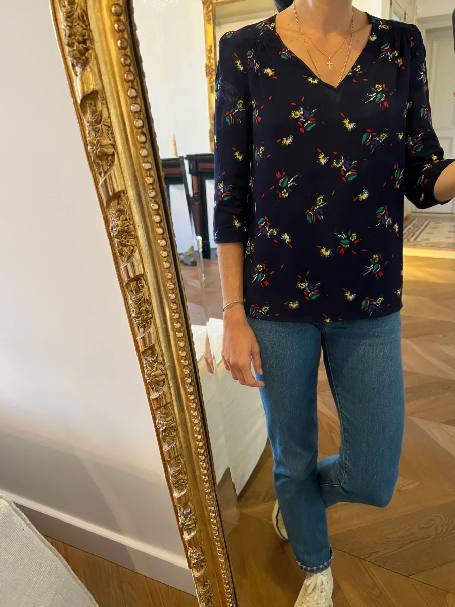 Blouse Ba&sh bleu marine à motifs colorés – Image 9