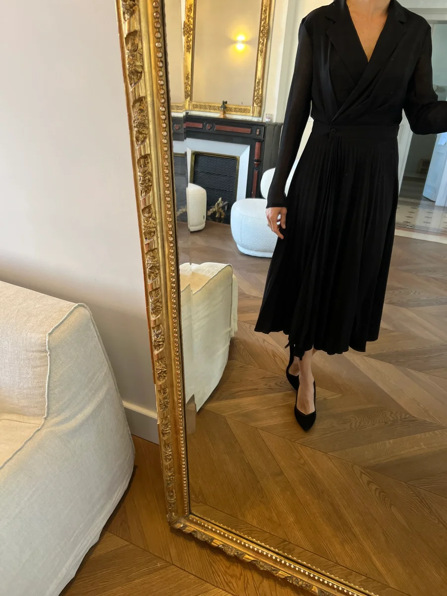 Robe Sandro midi portefeuille plissée – Image 2