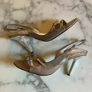 Sandales à talons Charles Jourdan grises