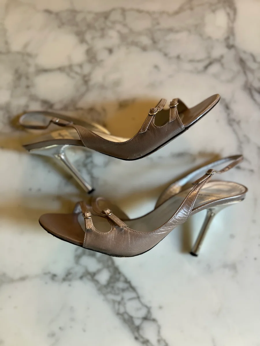 Sandales à talons Charles Jourdan grises – Image 2