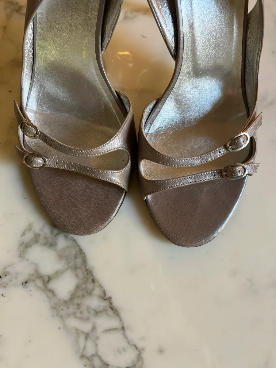 Sandales à talons Charles Jourdan grises – Image 3