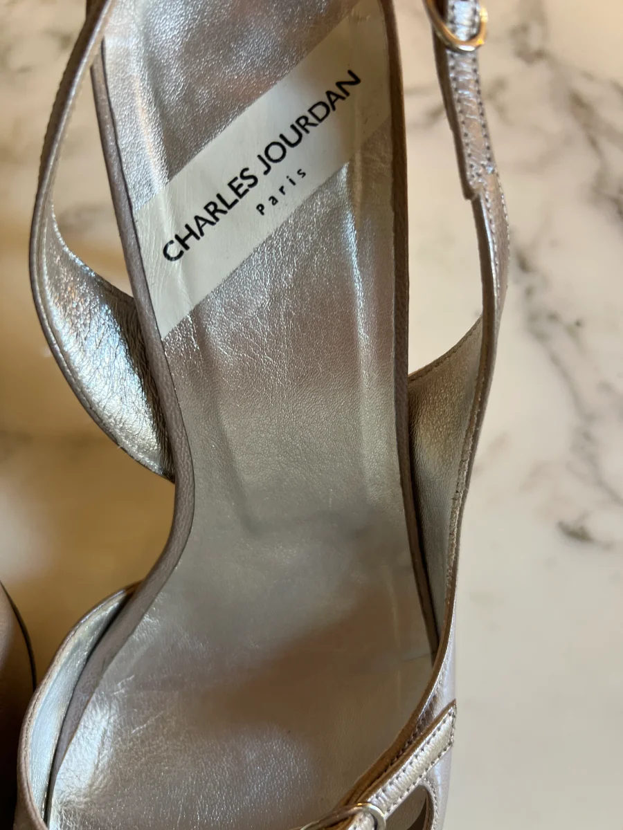 Sandales à talons Charles Jourdan grises – Image 5