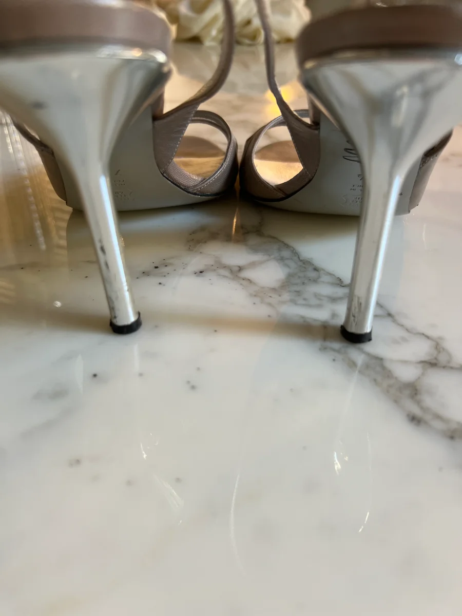 Sandales à talons Charles Jourdan grises – Image 6