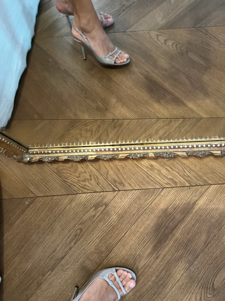 Sandales à talons Charles Jourdan grises – Image 9