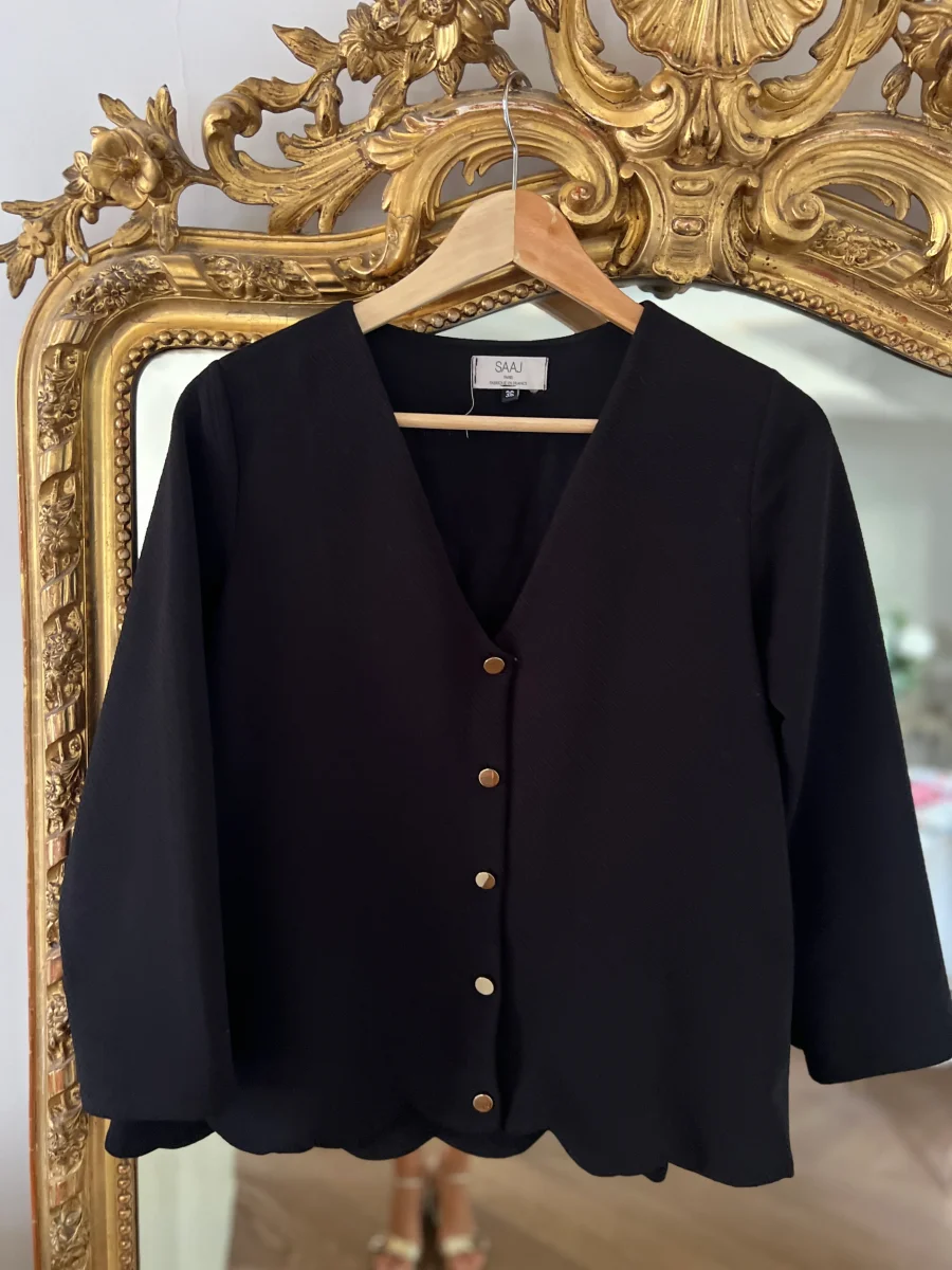 Blouse SAAJ Paris noire boutons dorées – Image 5